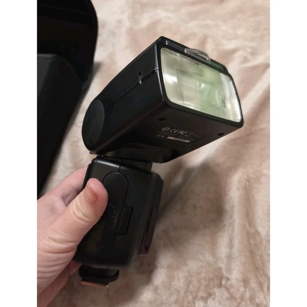 Genesis SP692C Wireless TTL Flash for Canon w/ Carry Bag & Mini Stand Great Cond
